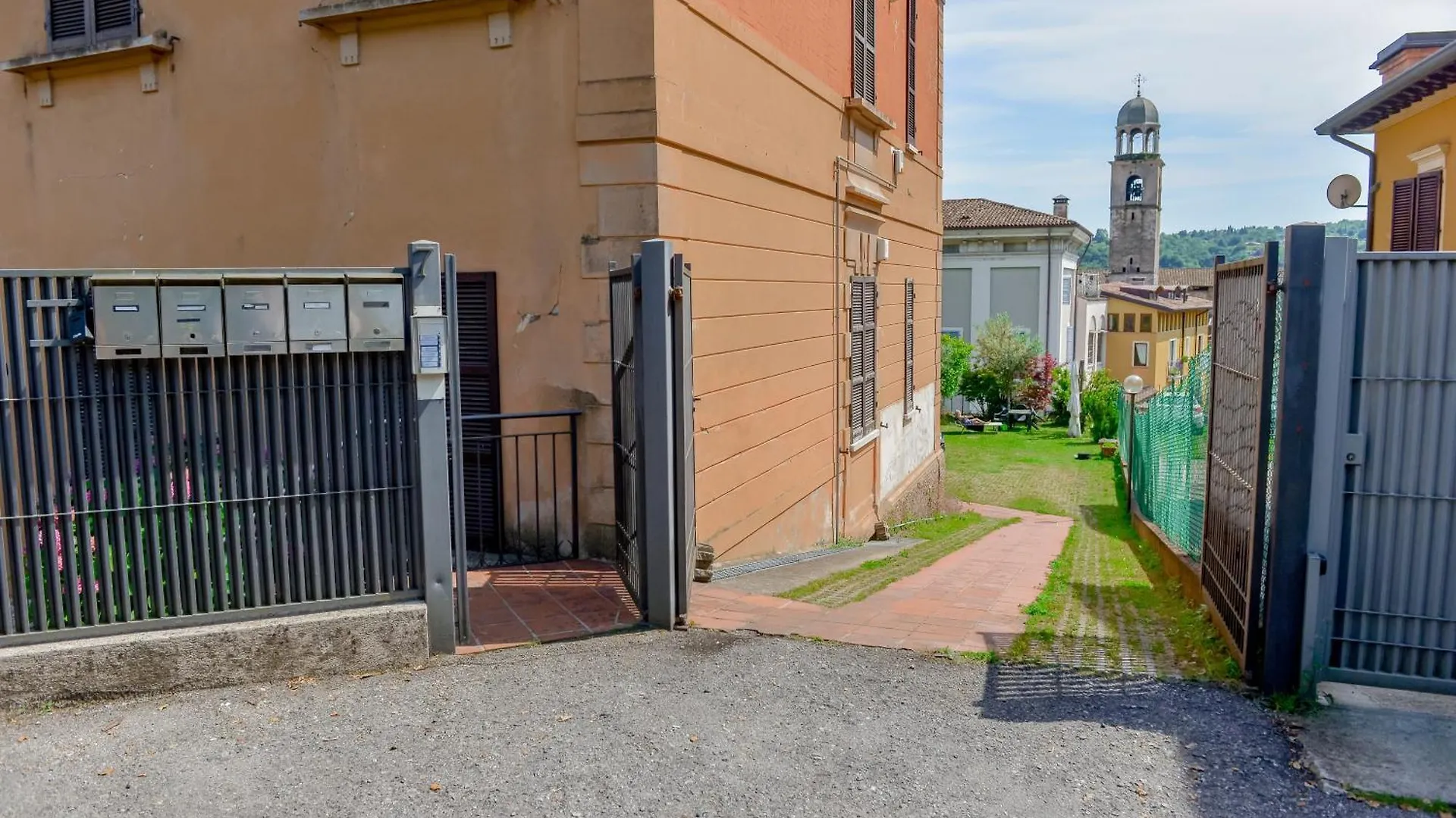 Ines Lake Garden - With Private Parking & Garden Salo