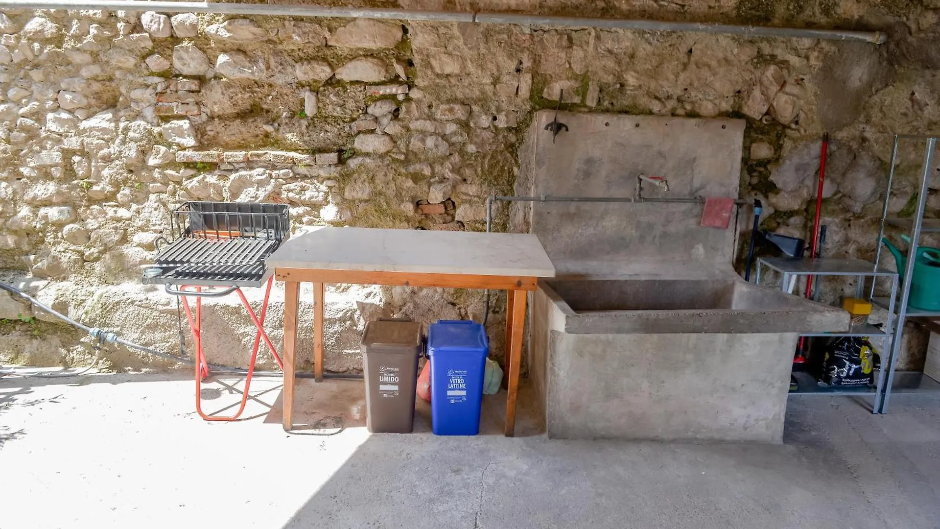 Apartment Ines Lake Garden - With Private Parking & Garden Salo